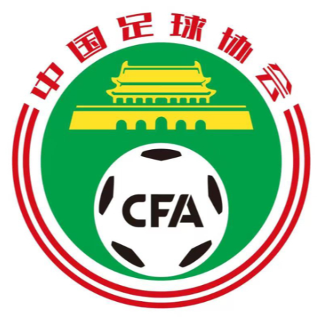 足球拉人犯规怎么判_足球拉人判罚规则_足球拉人怎么判