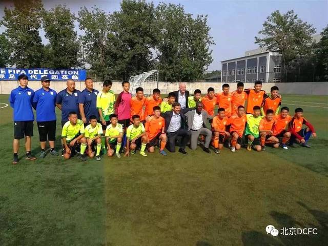奥运会足球冠军有奖杯吗_奥运会足球冠军是什么奖杯_奥运足球冠军颁奖