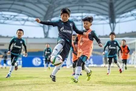 奥运会足球冠军是什么奖杯_奥运会足球冠军有奖杯吗_奥运足球冠军颁奖