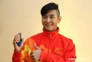 奥运举重冠军的官衔_奥运举重冠军官衔有多少_奥运举重冠军官衔是什么