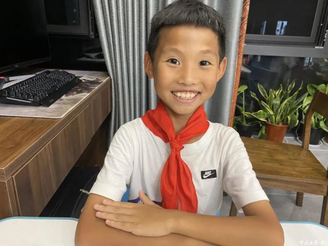 经典足球采访视频_足球采访名场面_最新少年足球冠军采访