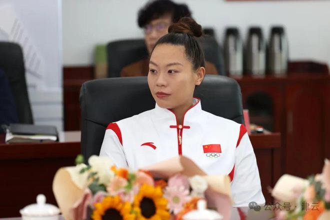 中国蹦床女运动员_中国女子蹦床冠军视频_中国女子蹦床队员名单