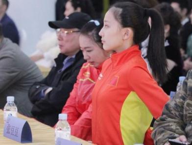 女子蹦床中国队_中国女子蹦床冠军视频_中国蹦床女运动员