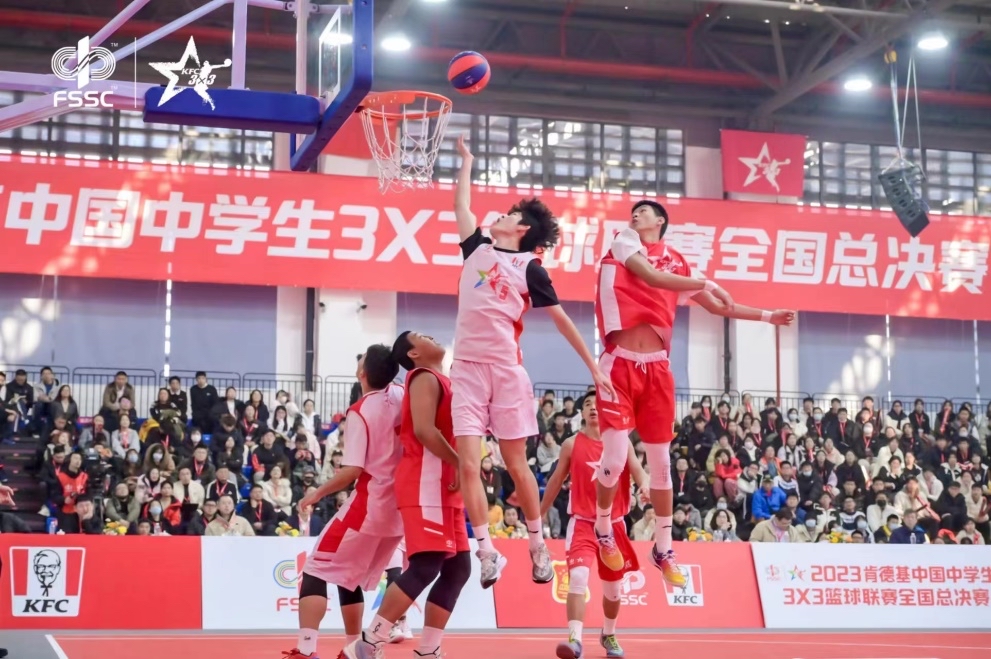 城东实验学校篮球比赛冠军_东城实验中学篮球队_城东区室内篮球场地点