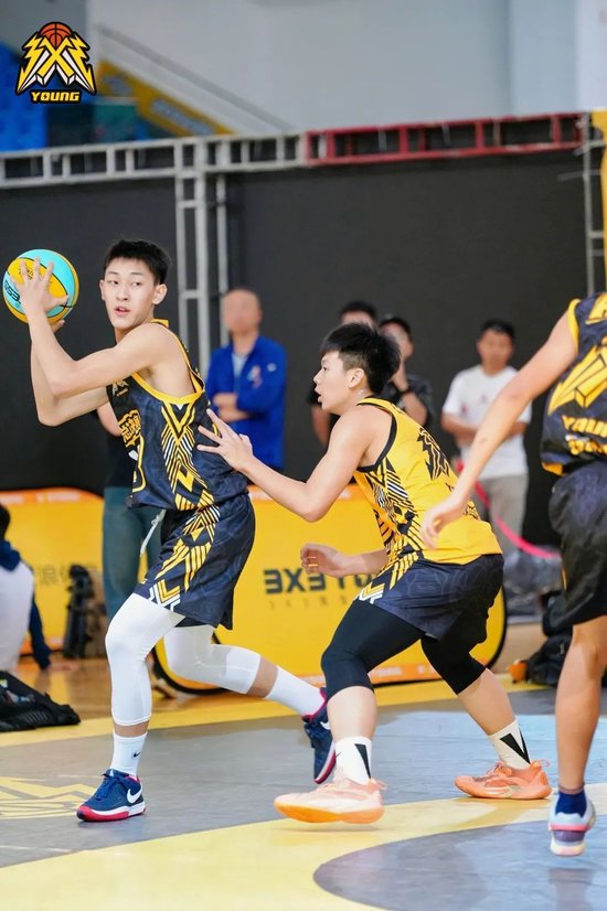 东城实验中学篮球队_城东实验学校篮球比赛冠军_城东区室内篮球场地点
