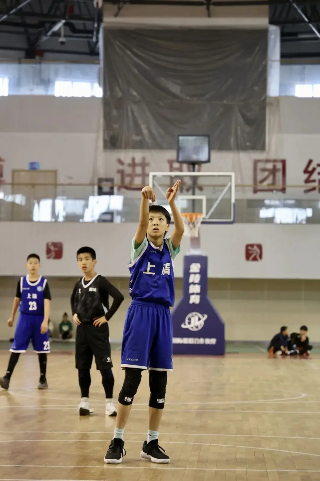 城东实验学校篮球比赛冠军_东城实验中学篮球队_城东体育馆篮球