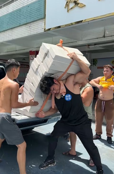 36岁健身_健身吧素食健身_健身器材