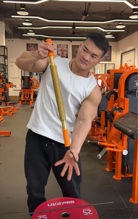 健身吧素食健身_36岁健身_健身器材