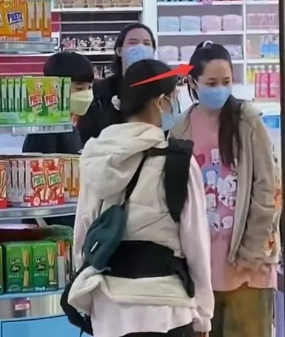 健身明星女神_65岁女明星健身_健身女星