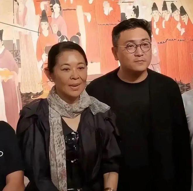 健身女星_健身明星女神_65岁女明星健身