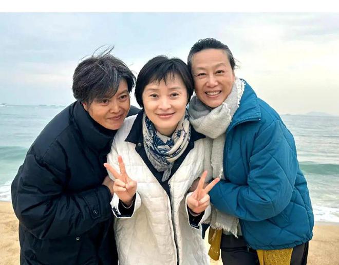 健身女星_65岁女明星健身_健身明星女神