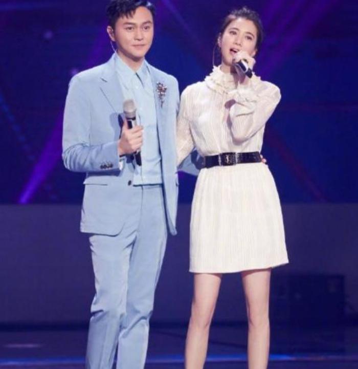 健身明星女的_65岁女明星健身_健身明星女神